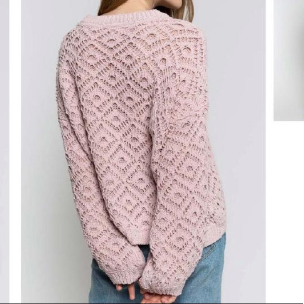 LAST2️⃣🆕 Classic Touch in Soft Pink Pullover - Picture 5 of 8